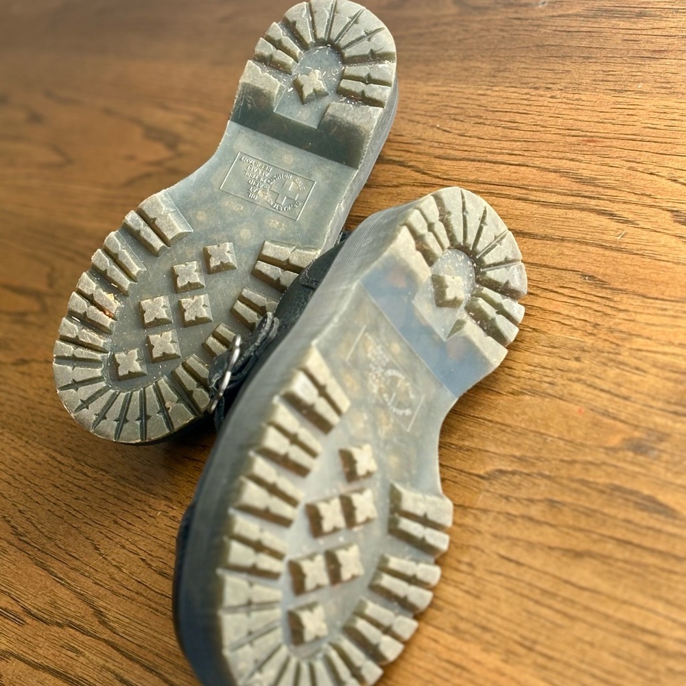 Dr. Martens Mary Jane - Picture 9 of 10